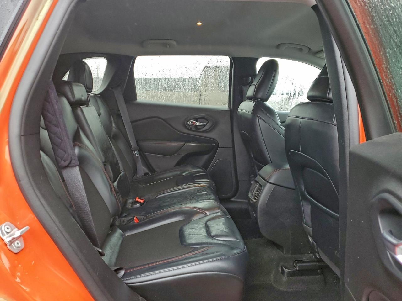 2021 Jeep Cherokee - zdjęcie 11