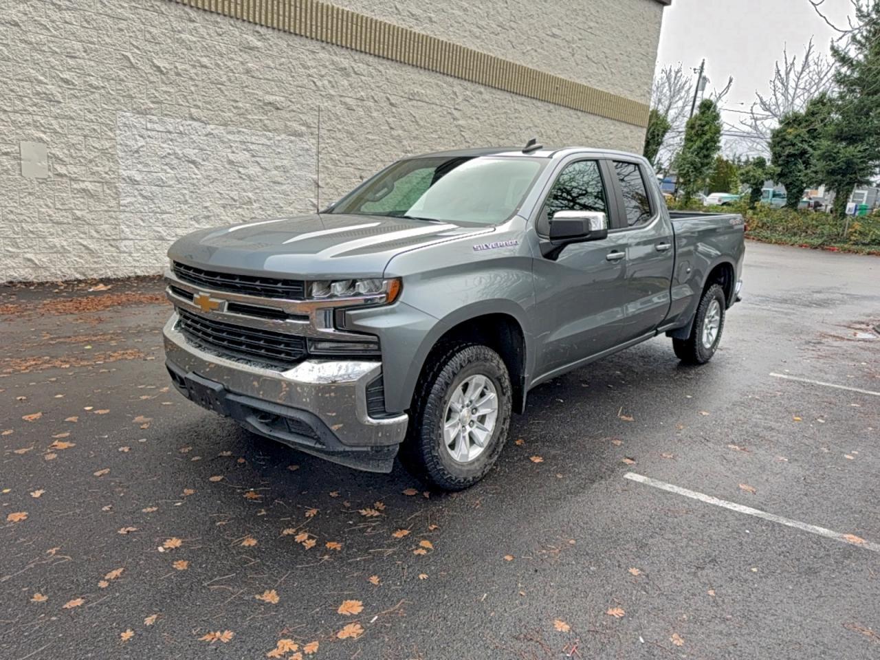 2020 Chevrolet Silverado - zdjęcie 2