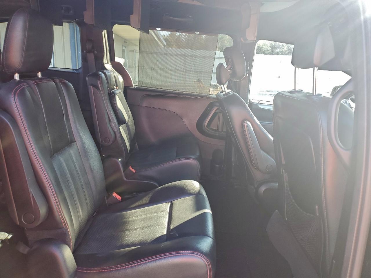2019 Dodge Caravan - zdjęcie 11