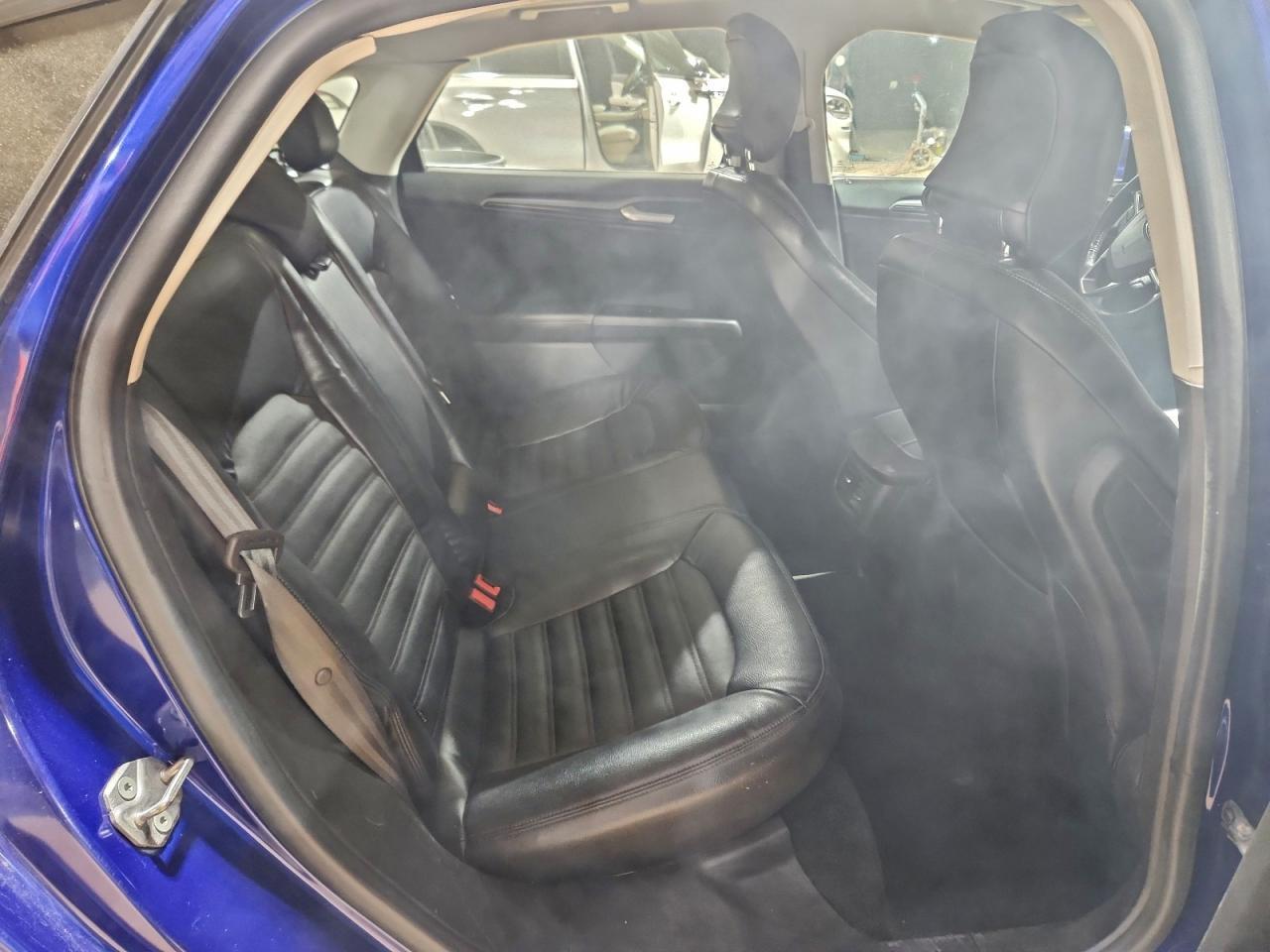 2016 Ford Fusion - zdjęcie 10