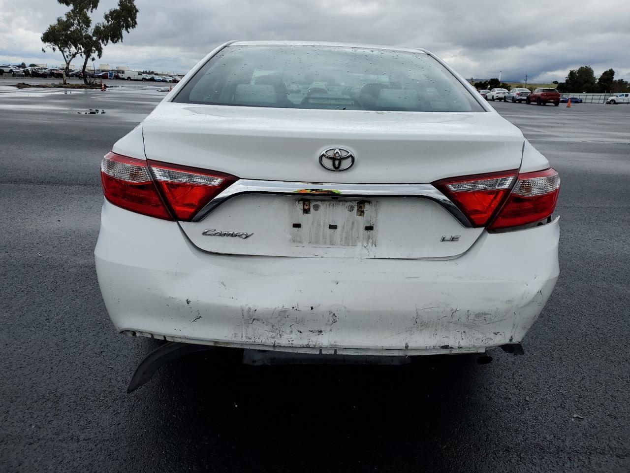 2017 Toyota Camry Le - zdjęcie 6