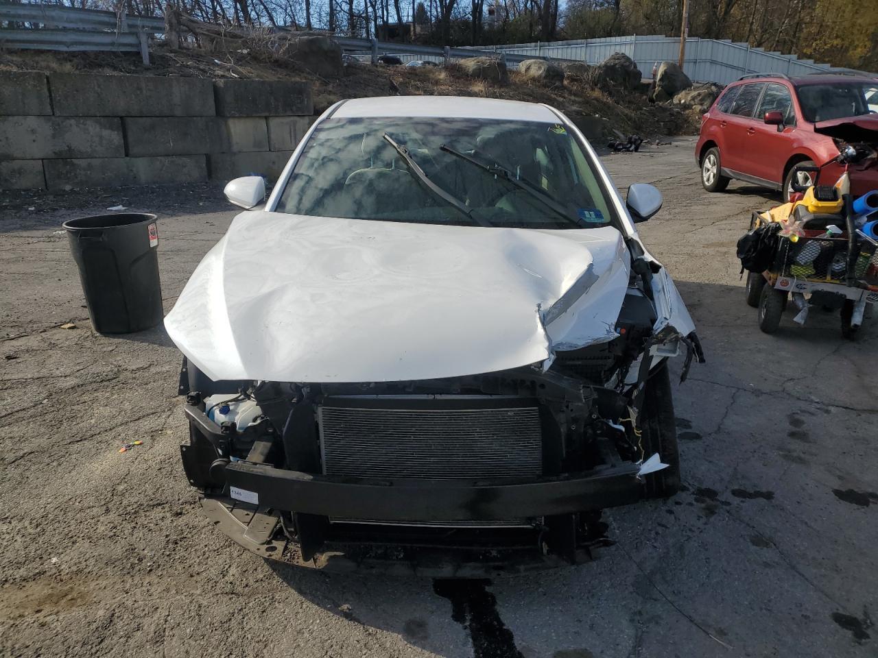2018 Hyundai Elantra - zdjęcie 5