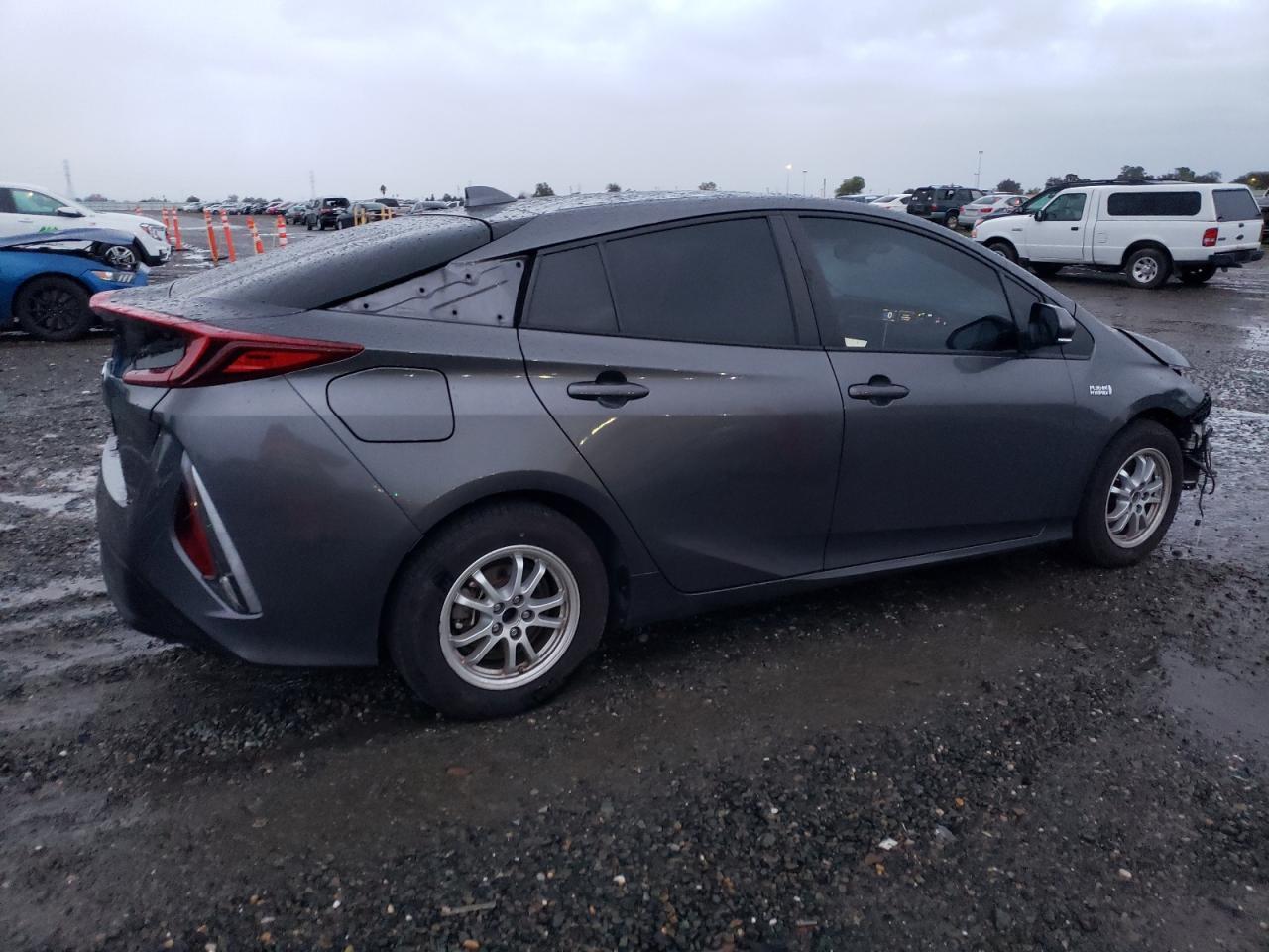 2021 Toyota Prius Prime Le - zdjęcie 3