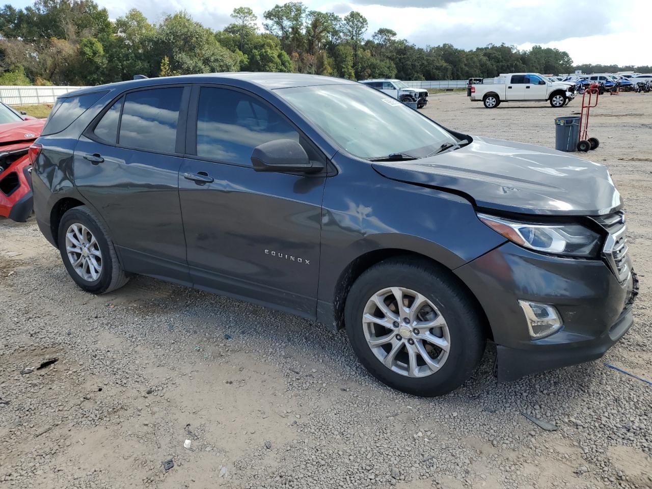 2020 Chevrolet Equinox Ls - zdjęcie 4