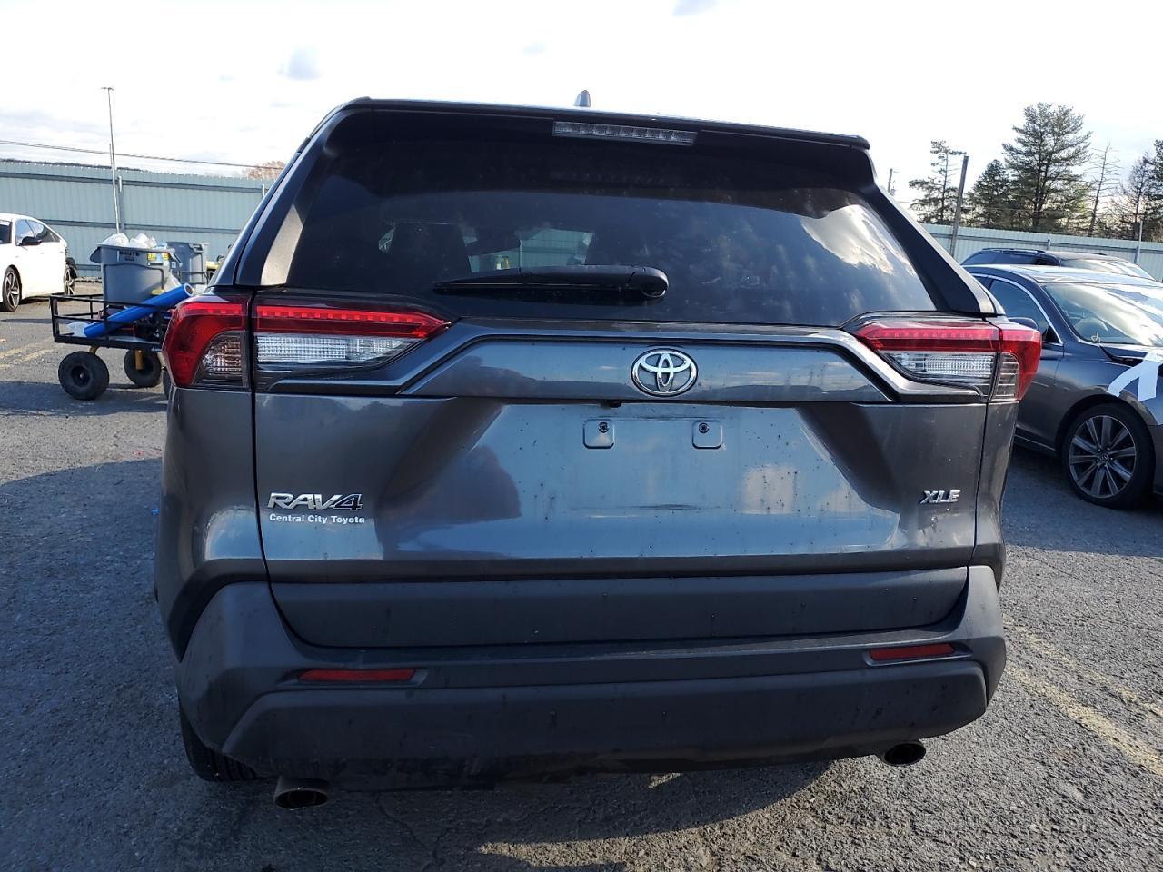 2019 Toyota RAV 4 - zdjęcie 6