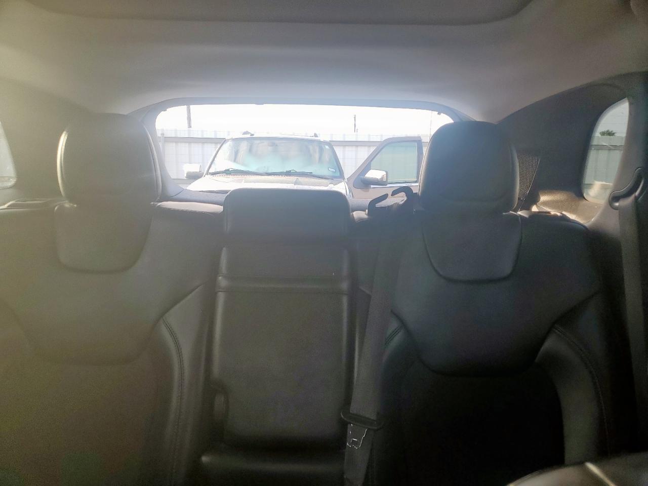 2019 Jeep Cherokee Latitude Plus - zdjęcie 10