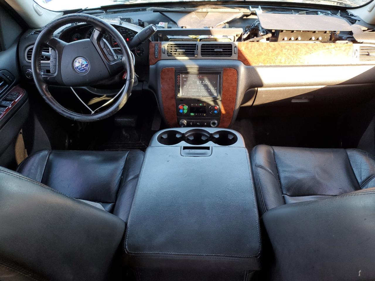2013 Cadillac Escalade Luxury - zdjęcie 8