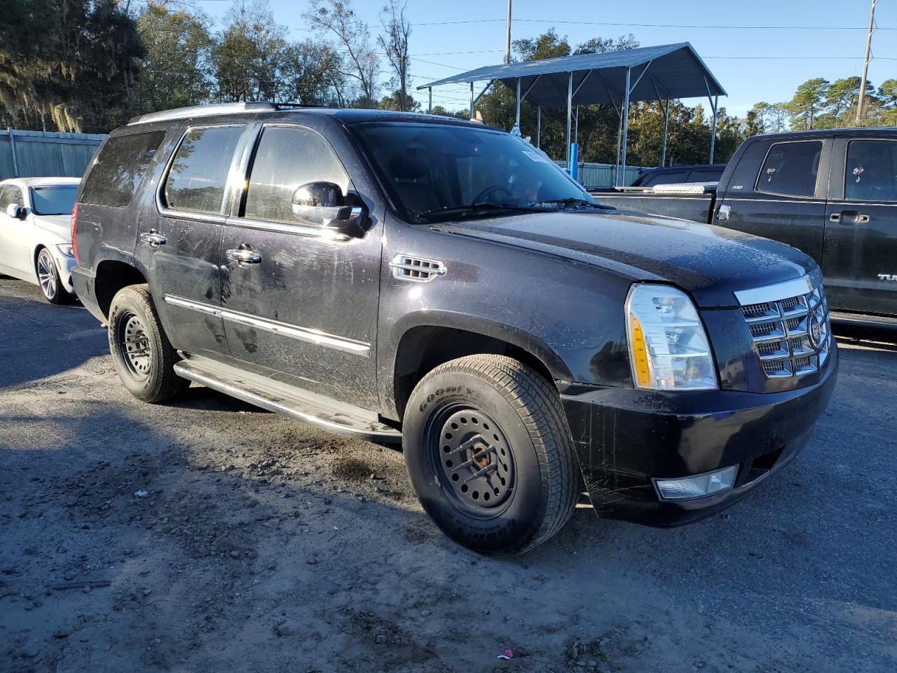 2013 Cadillac Escalade Luxury - zdjęcie 4
