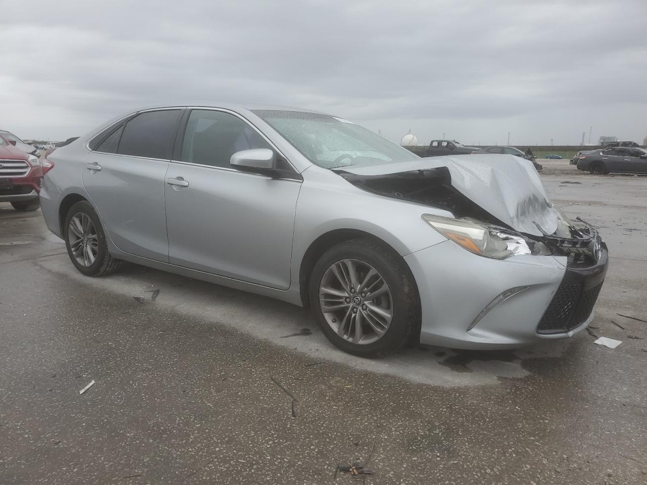 2016 Toyota Camry Le - zdjęcie 4