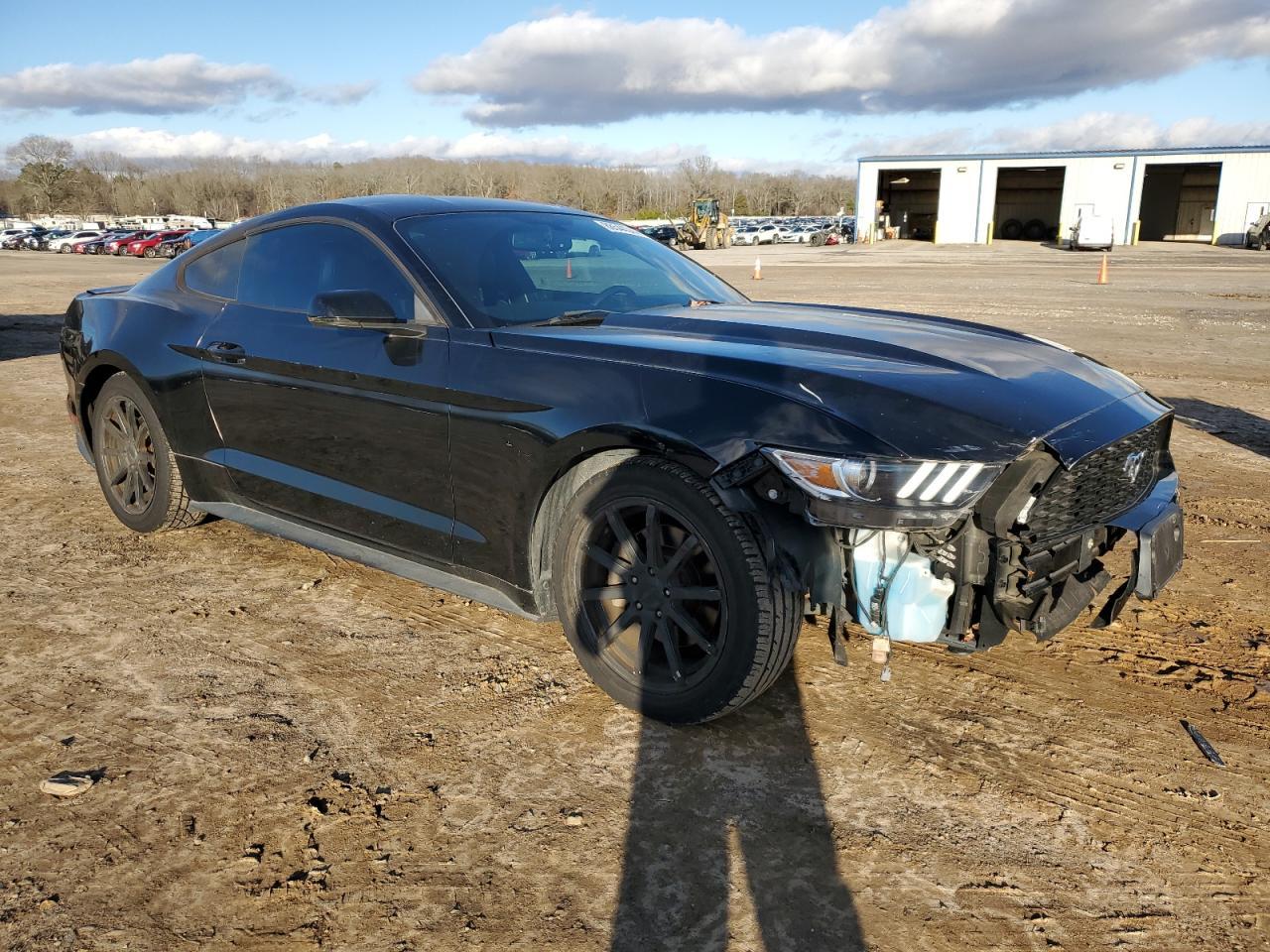 2015 Ford Mustang - zdjęcie 4