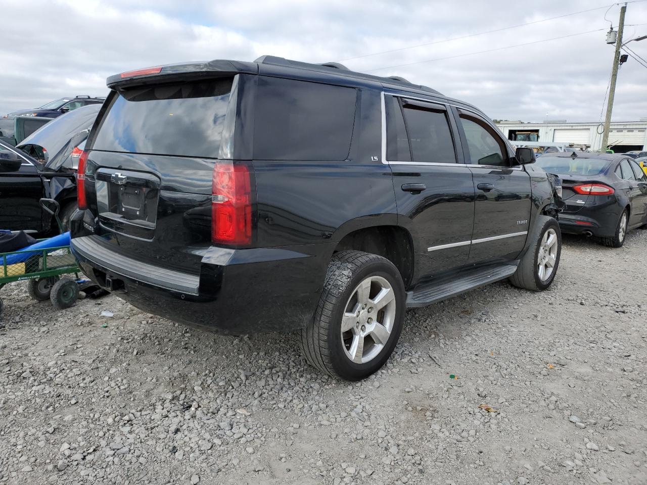 2015 Chevrolet Tahoe C1500 Ls - zdjęcie 3