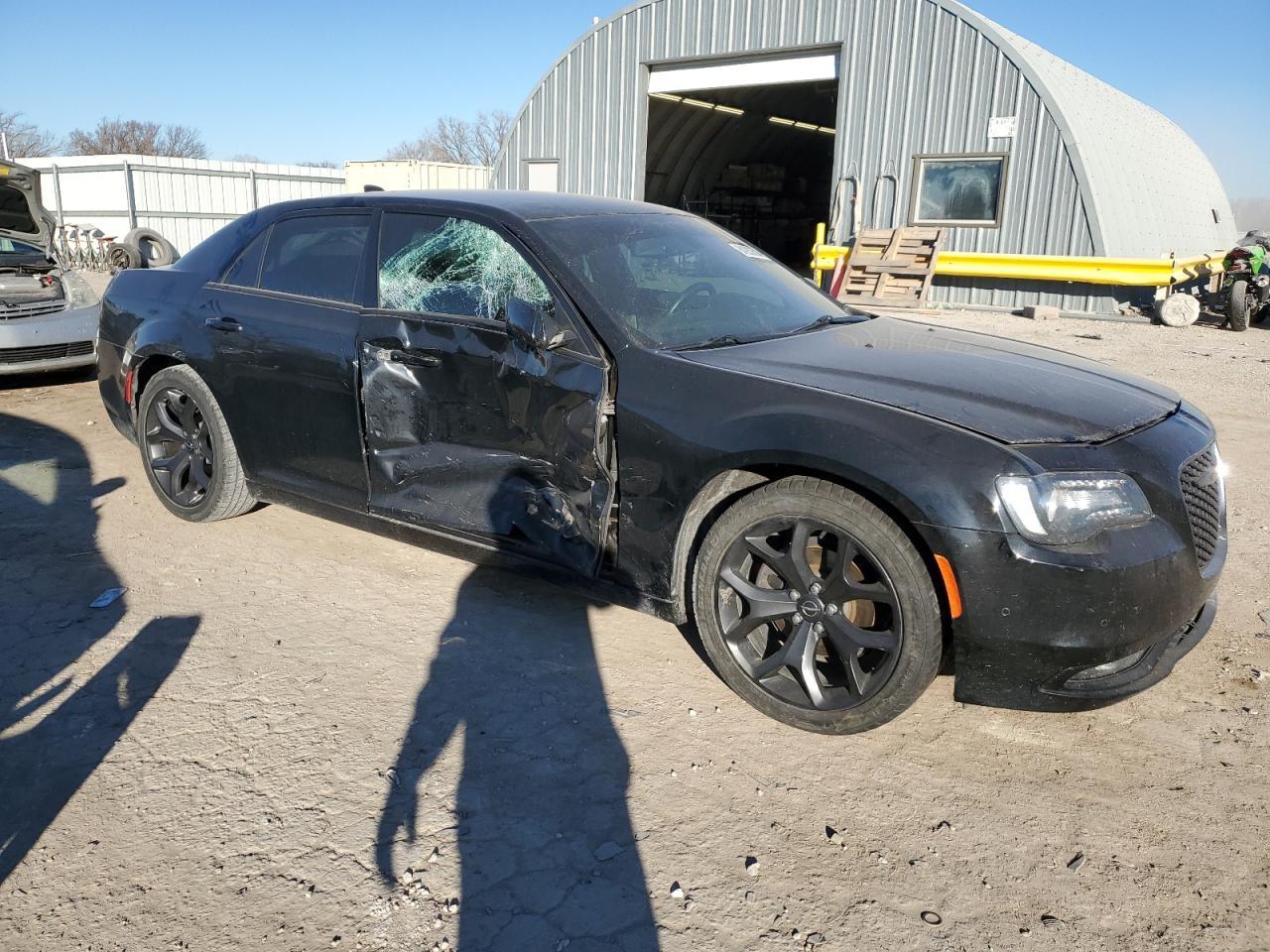 2021 Chrysler 300 S - zdjęcie 4
