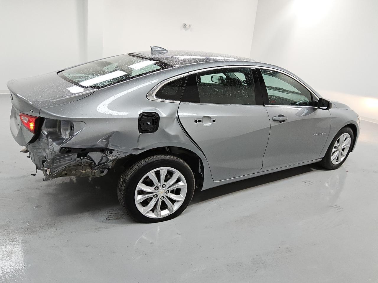 2024 Chevrolet Malibu Lt - zdjęcie 3