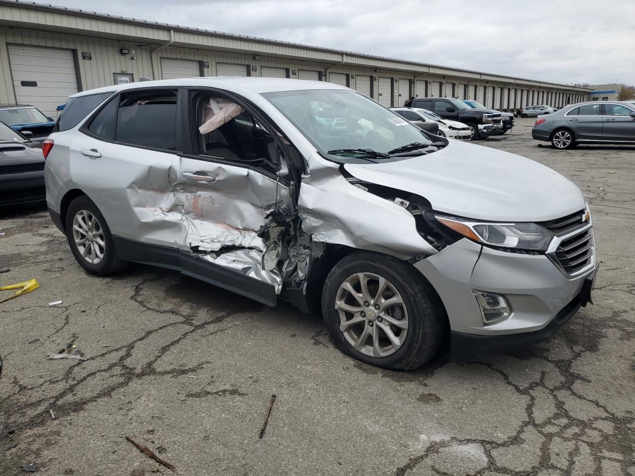 2020 Chevrolet Equinox Ls - zdjęcie 4