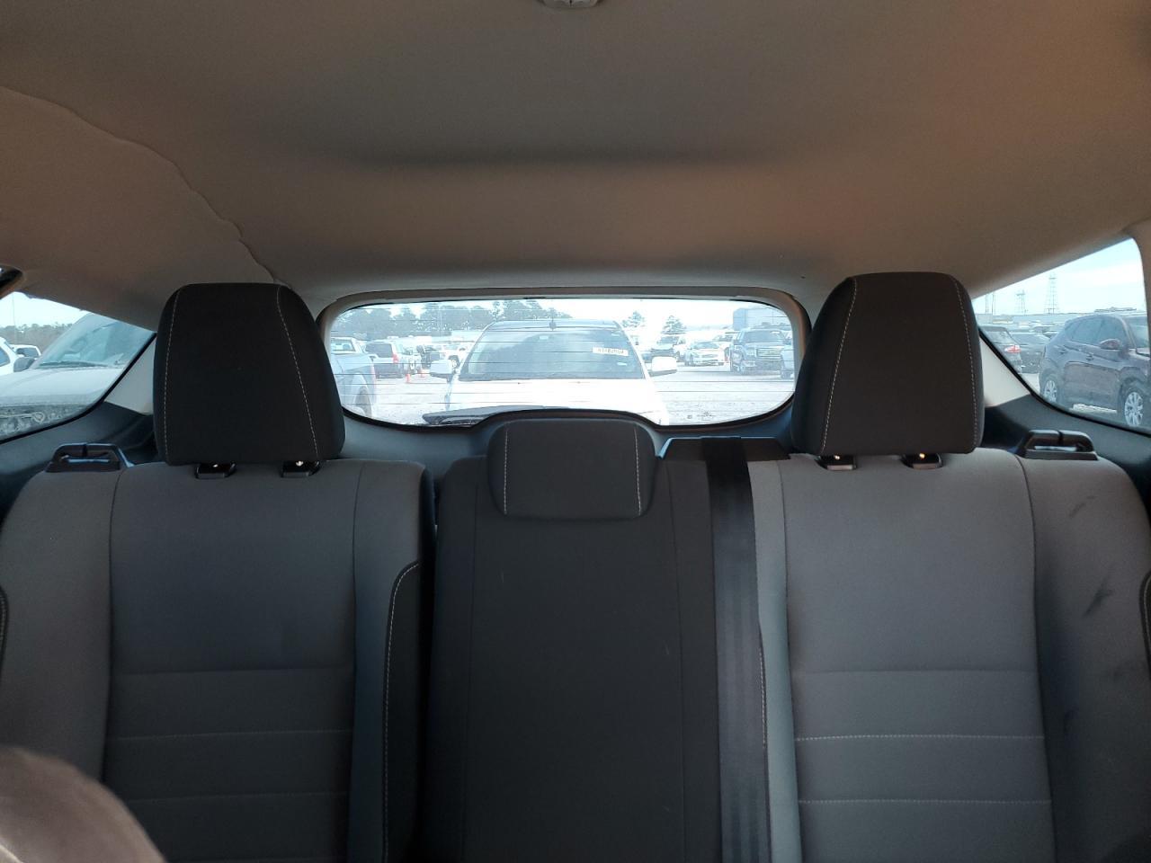 2019 Ford Escape S - zdjęcie 10