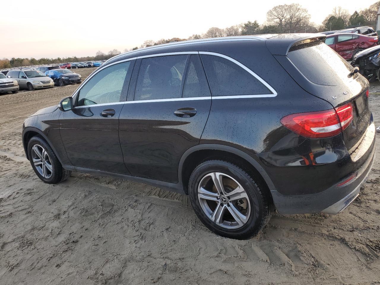 2019 Mercedes-Benz Glc 300 - zdjęcie 2