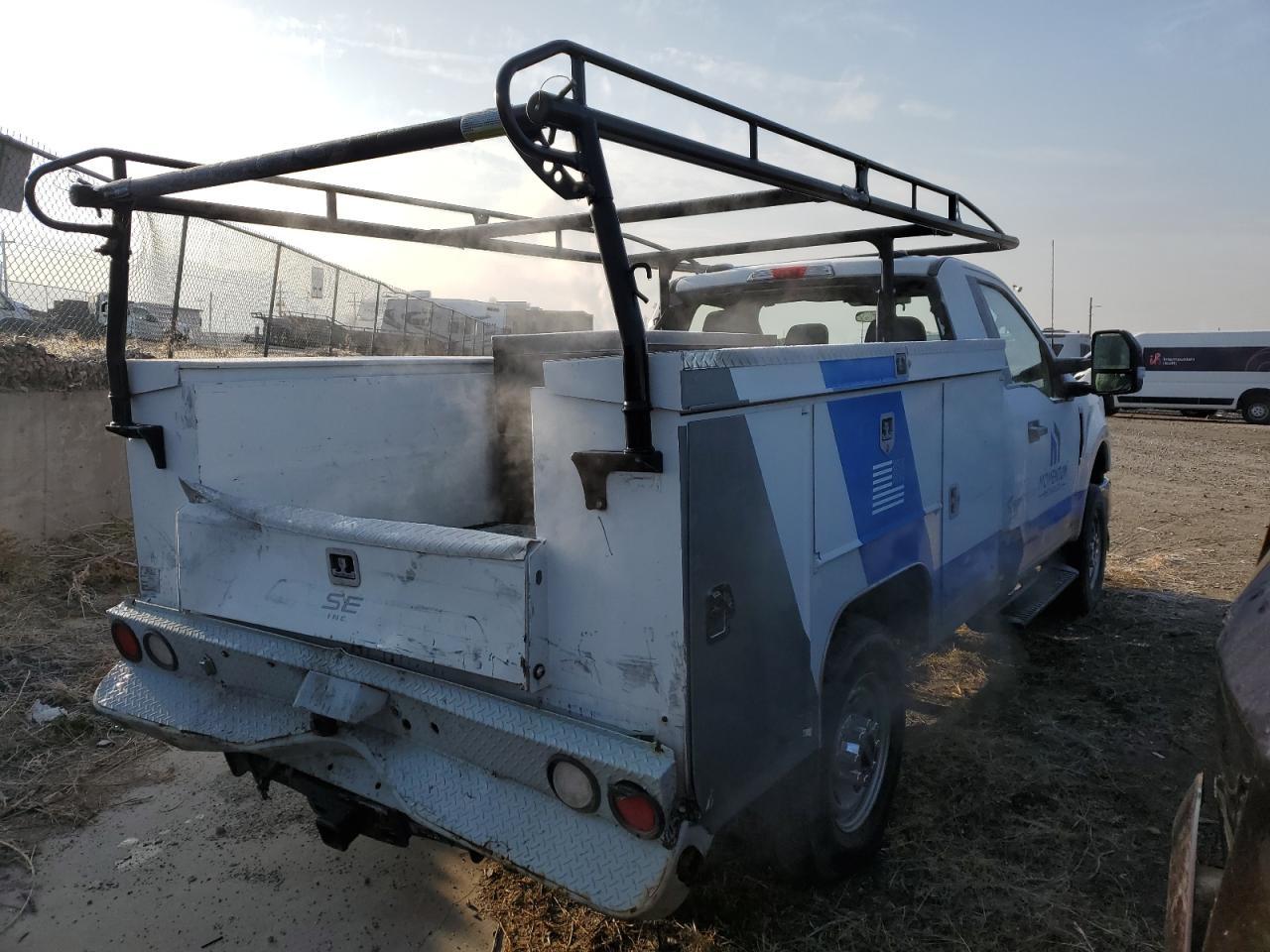 2022 Ford F250 Super Duty - zdjęcie 3