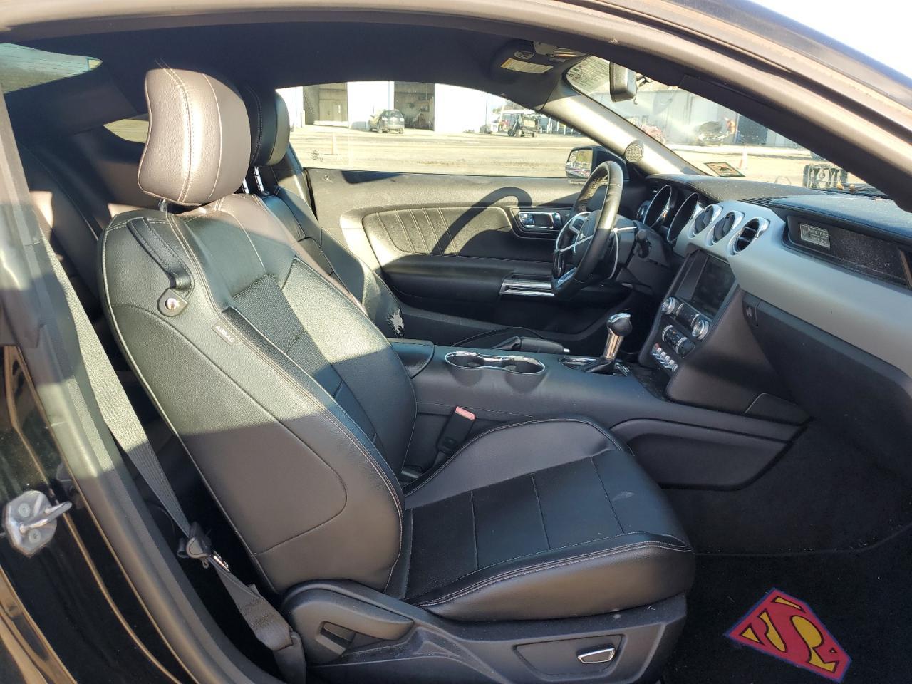 2015 Ford Mustang - zdjęcie 10