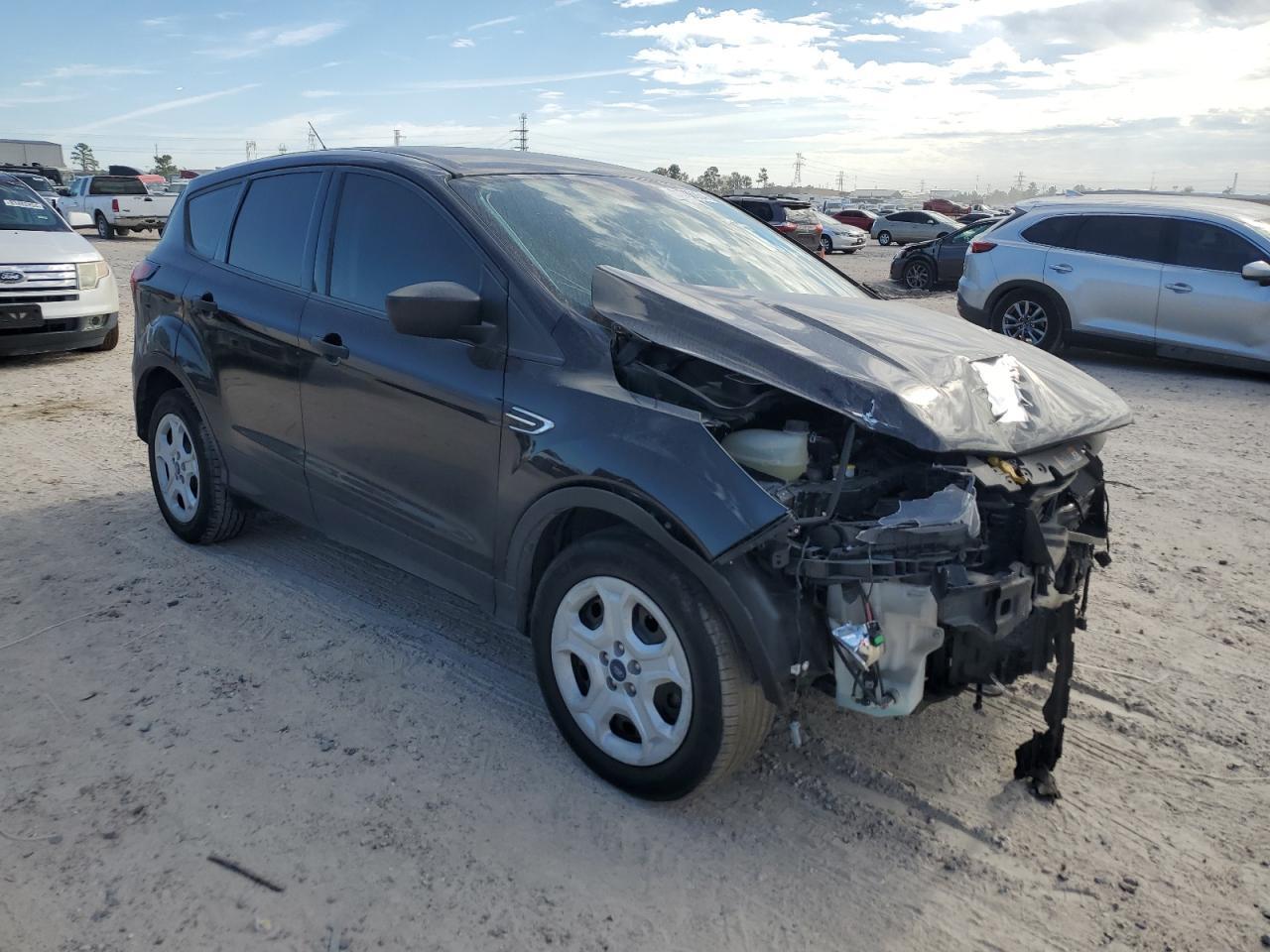 2019 Ford Escape S - zdjęcie 4