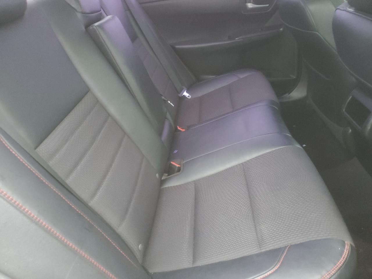 2016 Toyota Camry Le - zdjęcie 10
