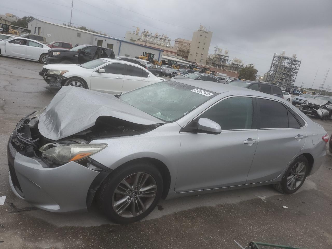 2016 Toyota Camry Le - zdjęcie główne