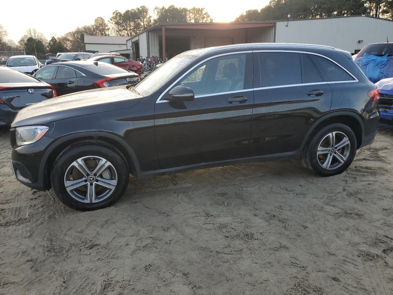 2019 Mercedes-Benz Glc 300 - zdjęcie główne