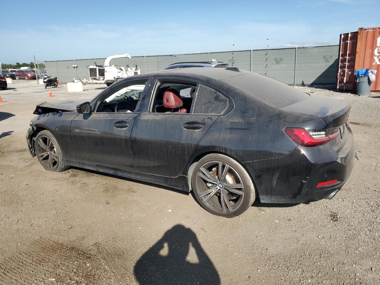 2023 BMW 330I - zdjęcie 2
