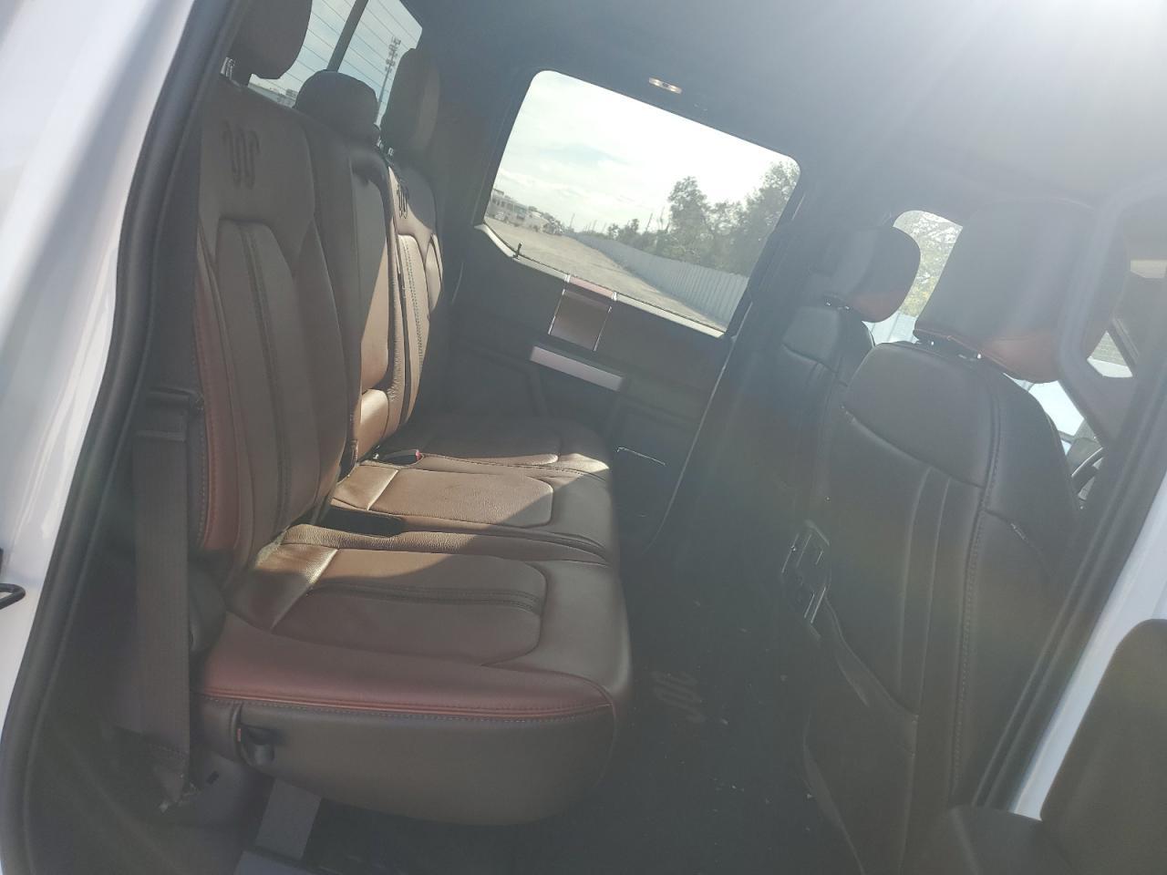 2022 Ford F350 Super Duty - zdjęcie 10