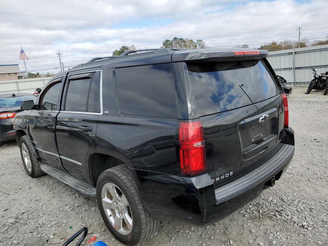 2015 Chevrolet Tahoe C1500 Ls - zdjęcie 2