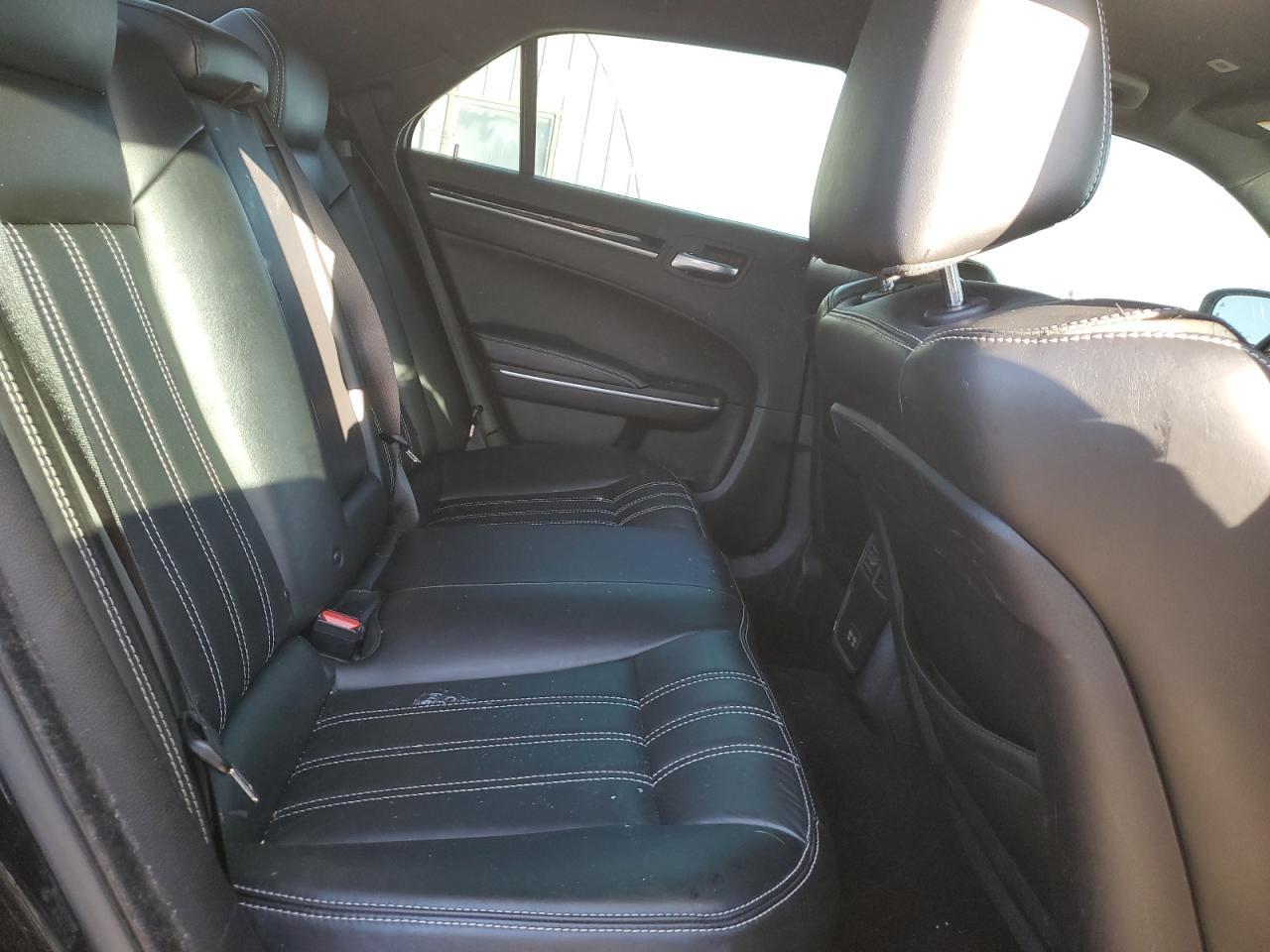 2021 Chrysler 300 S - zdjęcie 10