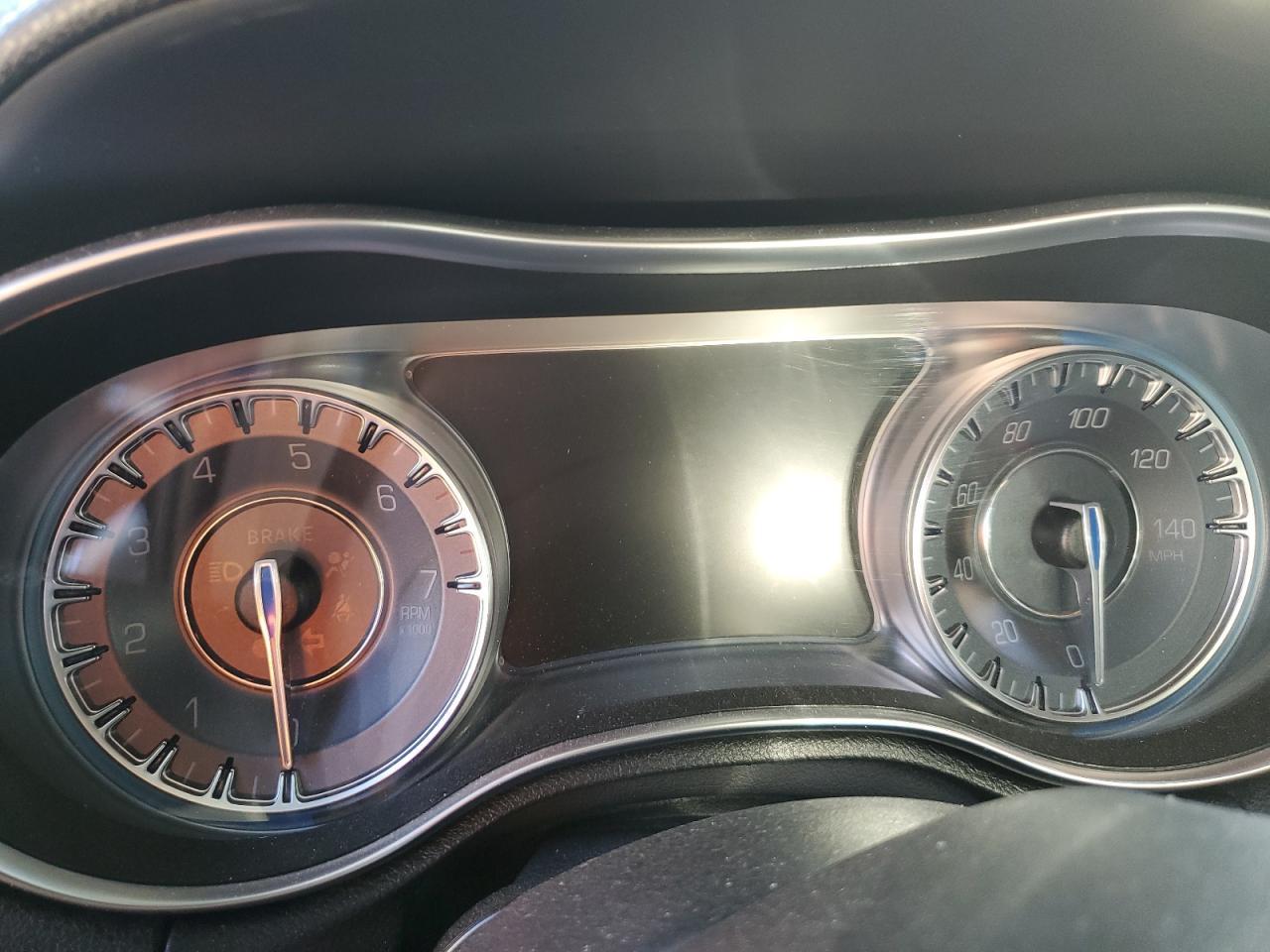 2021 Chrysler 300 S - zdjęcie 9