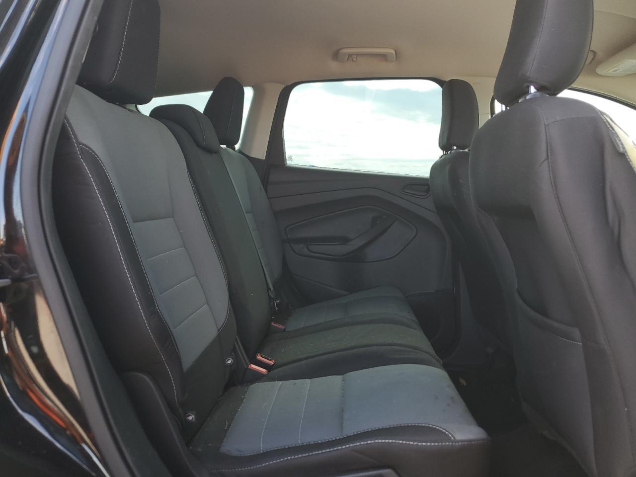 2019 Ford Escape S - zdjęcie 11