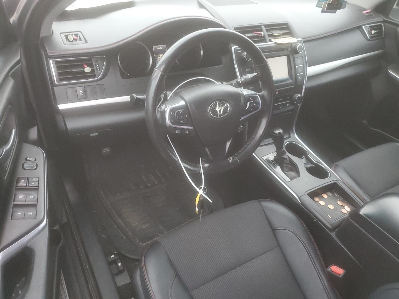 2016 Toyota Camry Le - zdjęcie 8