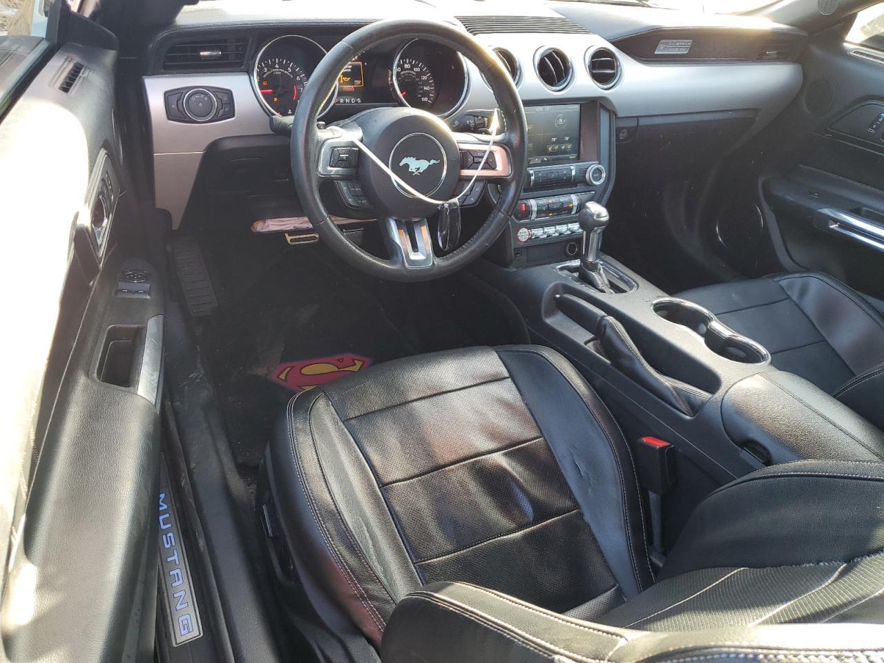 2015 Ford Mustang - zdjęcie 8