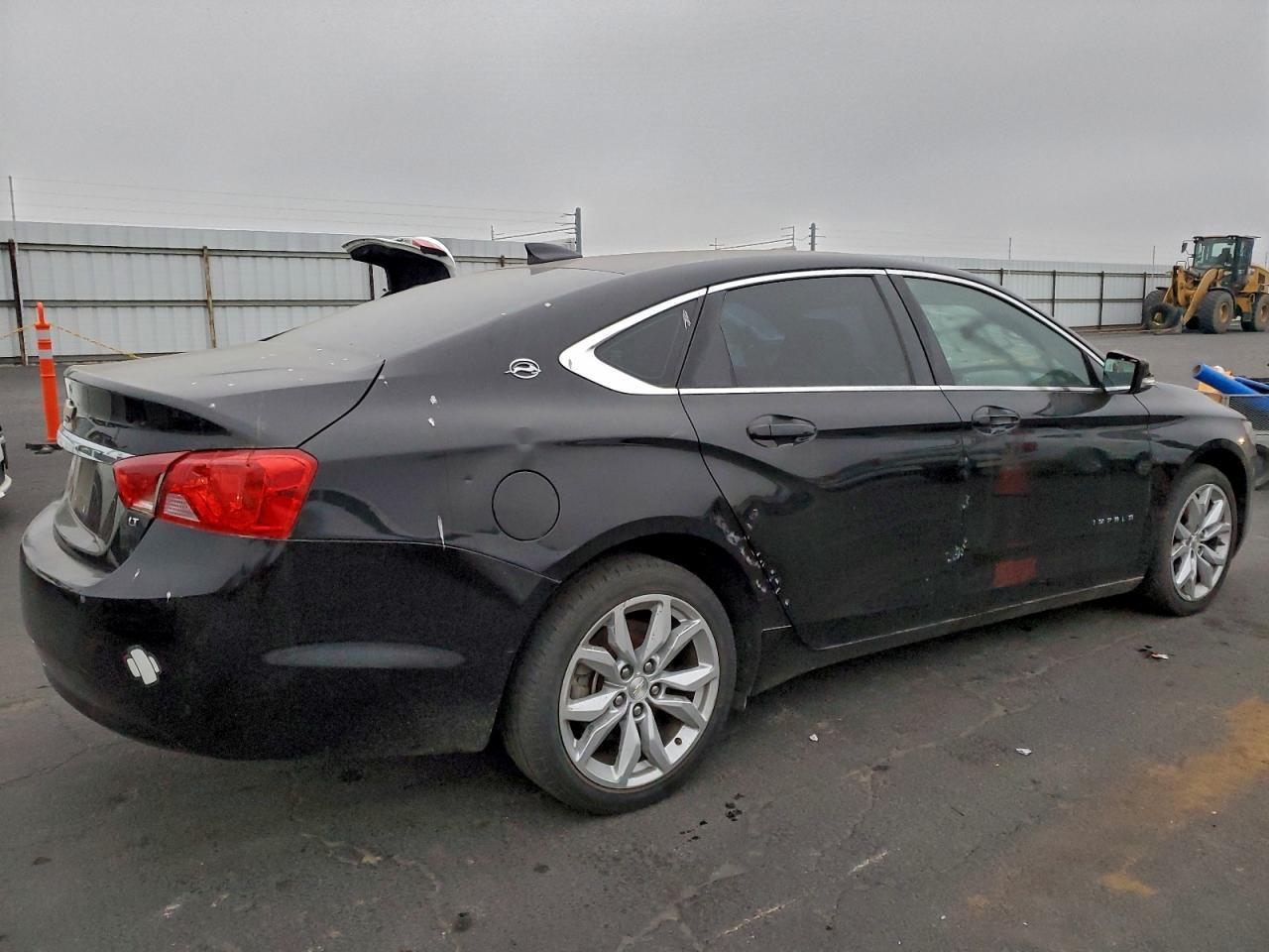 2017 Chevrolet Impala Lt - zdjęcie 3