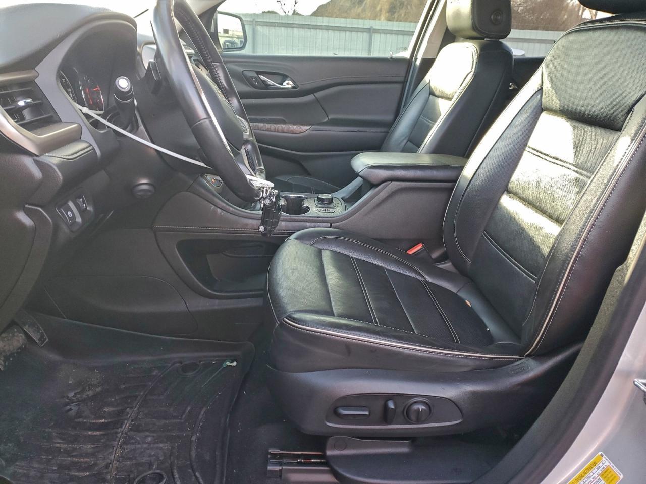 2020 GMC Acadia Denali - zdjęcie 7