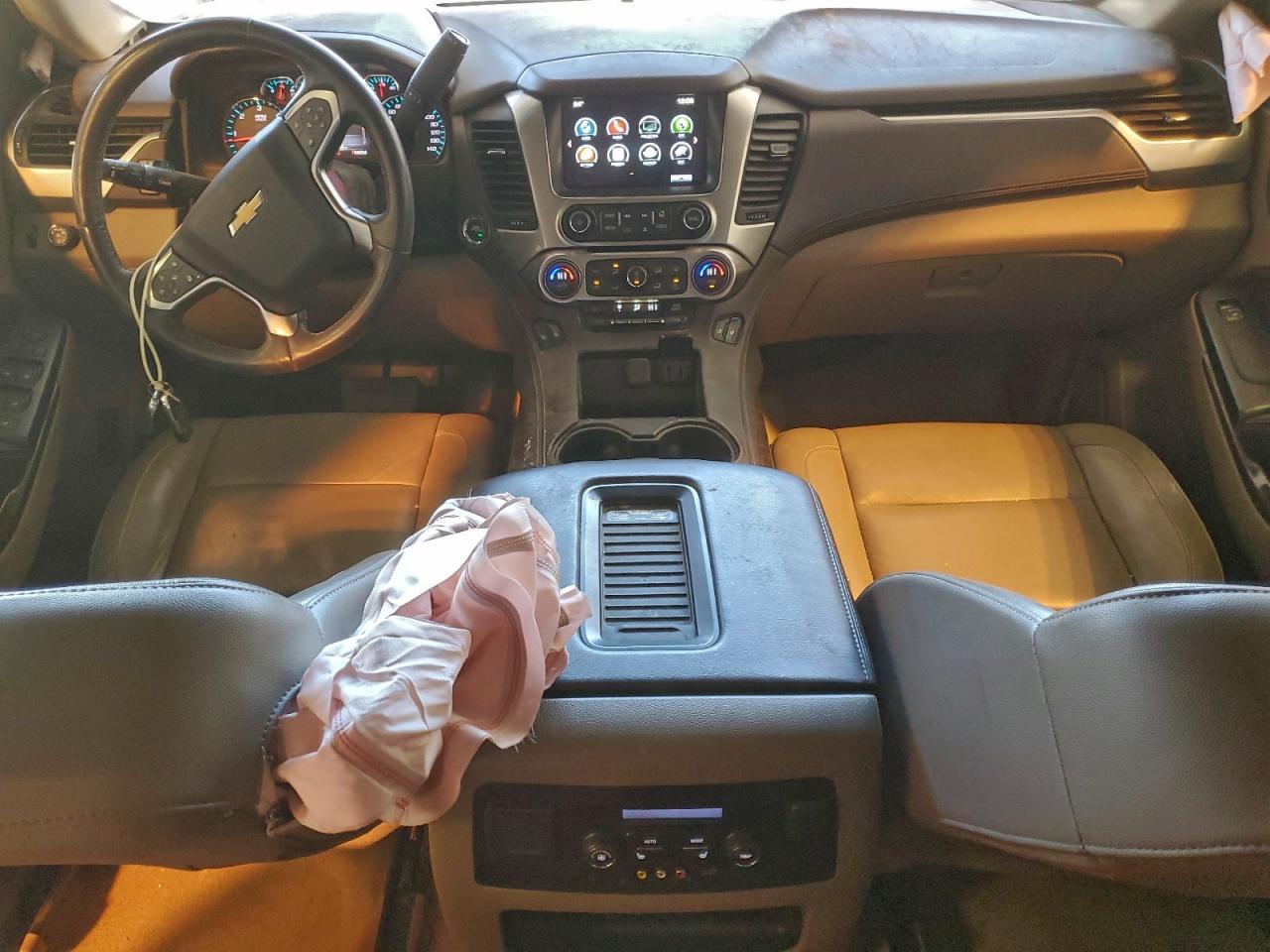 2016 Chevrolet Suburban C1500 Lt - zdjęcie 8