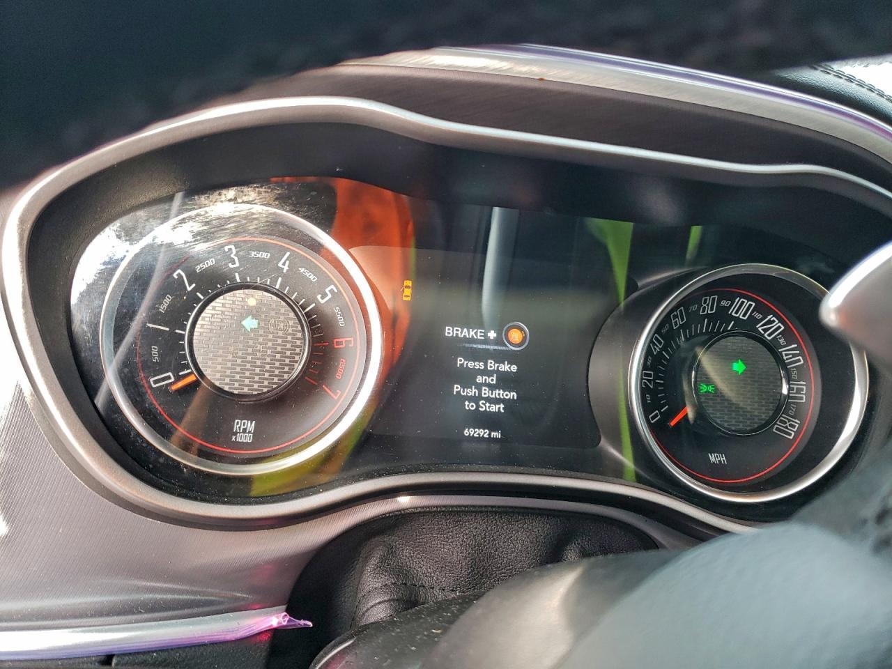 2020 Dodge Challenger - zdjęcie 9