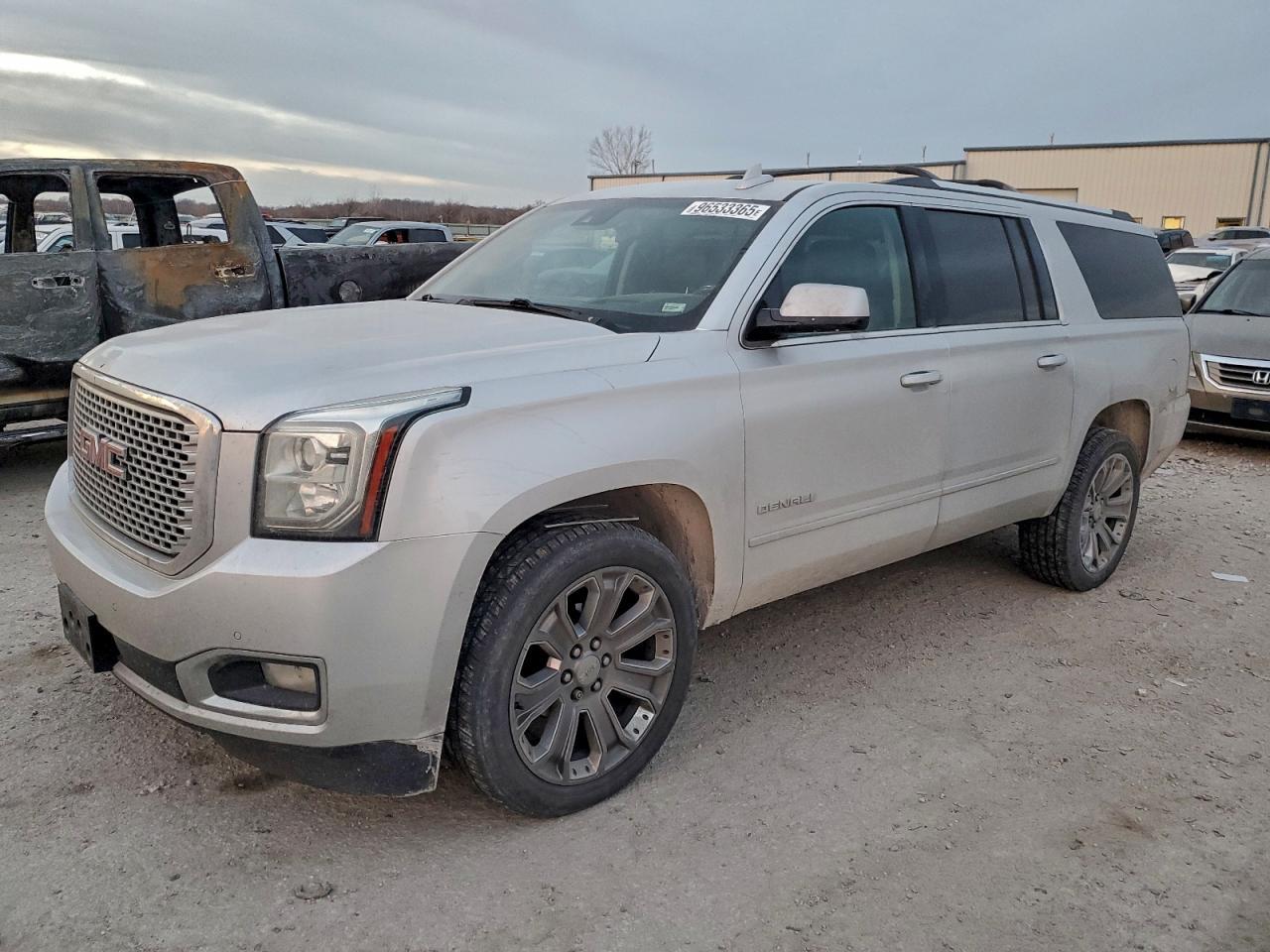 2015 GMC Yukon Xl Denali - zdjęcie główne