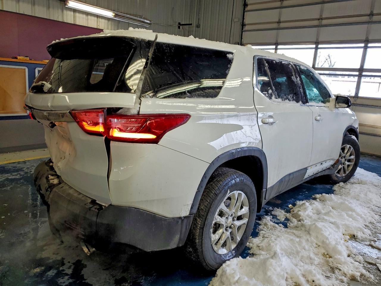 2018 Chevrolet Traverse Ls - zdjęcie 3