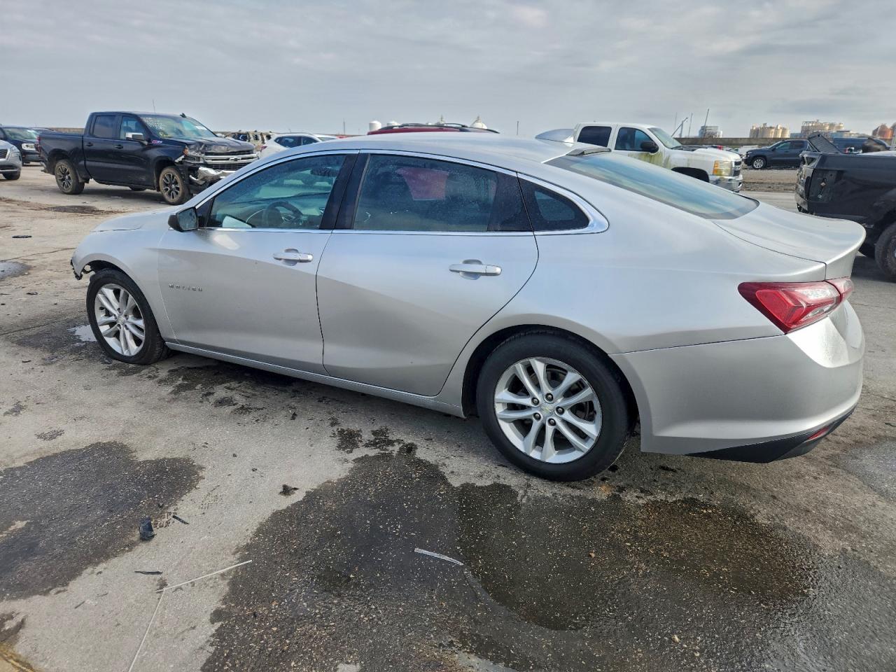 2020 Chevrolet Malibu Lt - zdjęcie 2