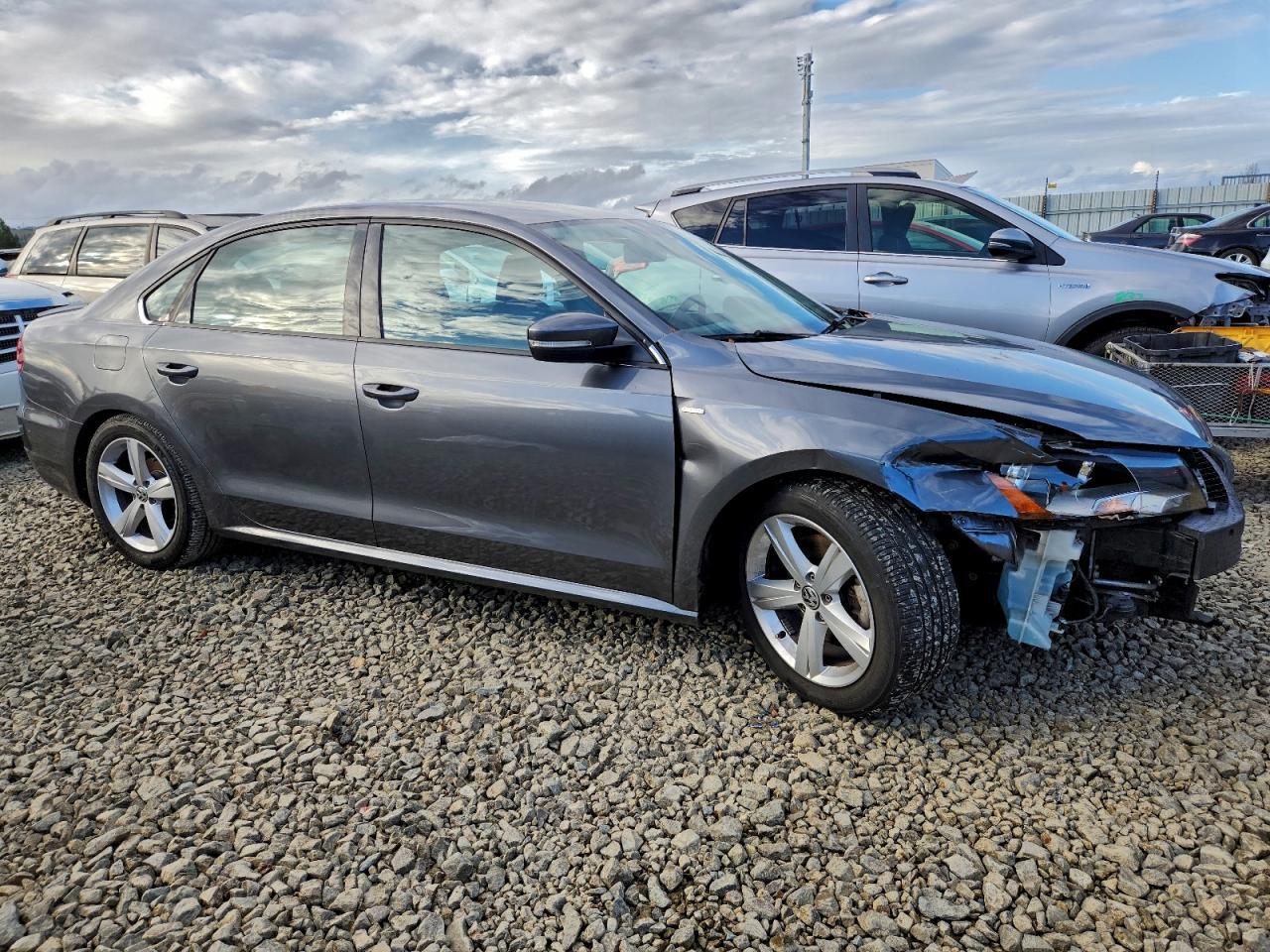 2014 Volkswagen Passat S - zdjęcie 4