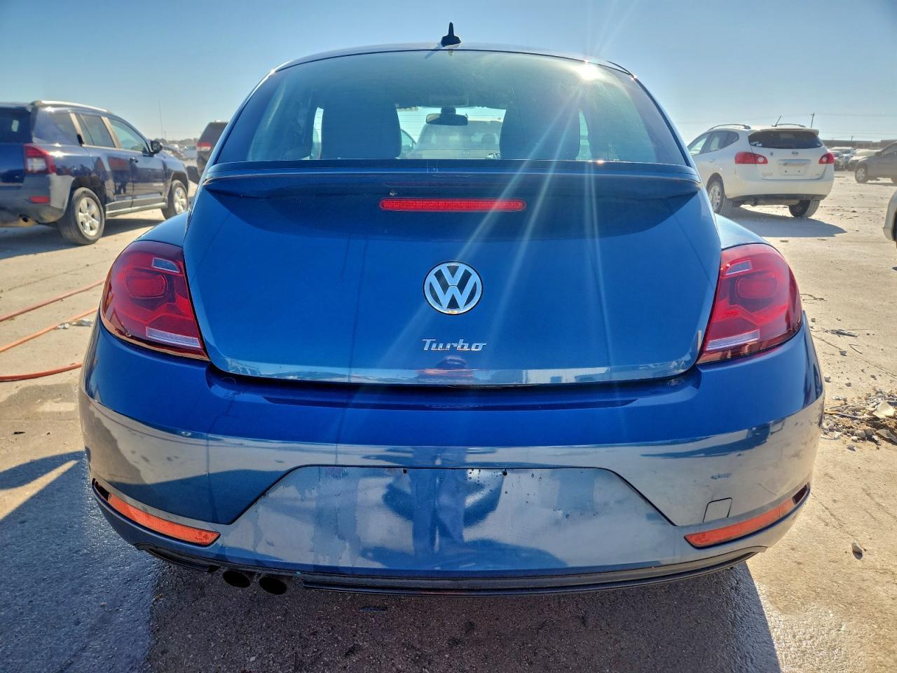 2018 Volkswagen Beetle S - zdjęcie 6
