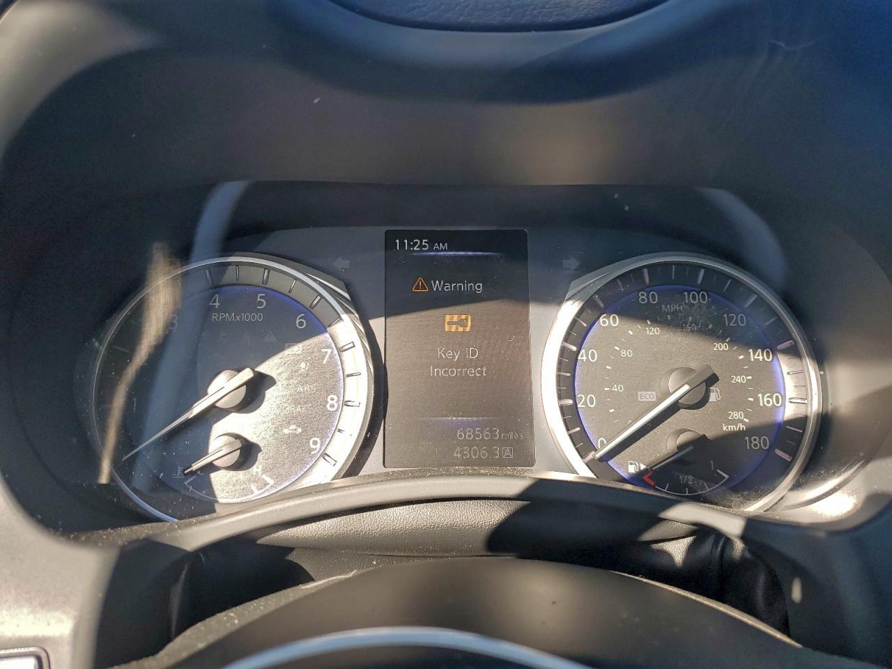 2018 Infiniti Q60 Luxe 300 - zdjęcie 9