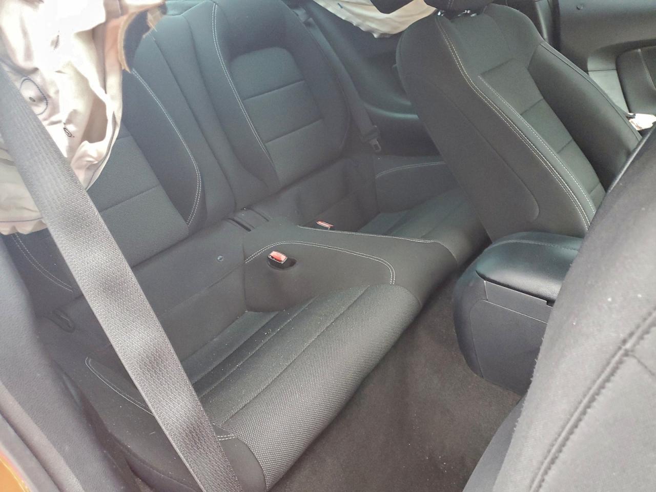 2017 Ford Mustang - zdjęcie 10