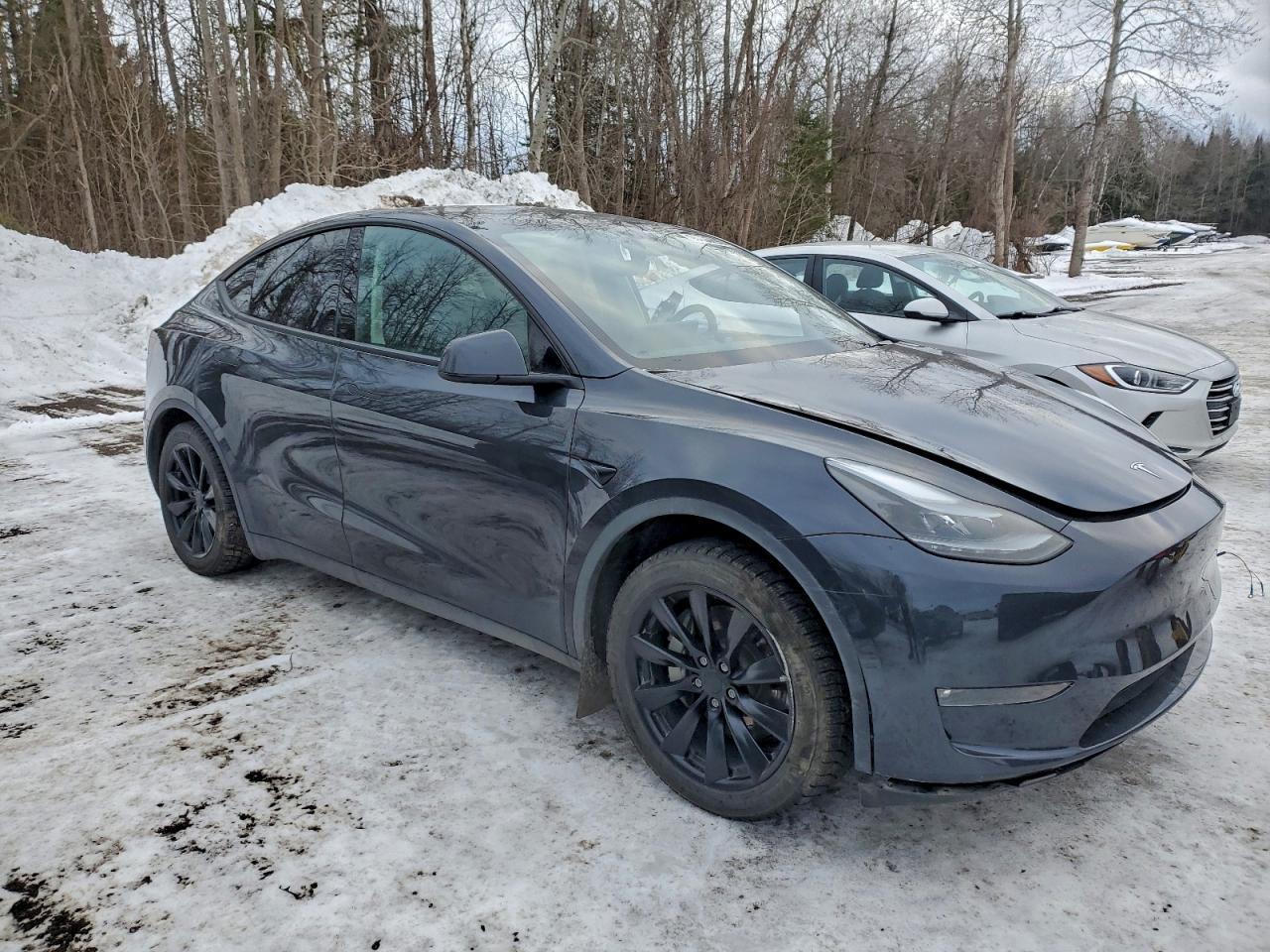 2024 Tesla Model Y - zdjęcie 4