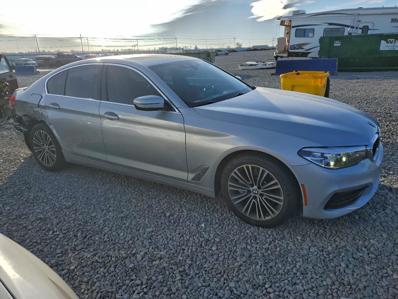 2019 BMW 530 I - zdjęcie 4