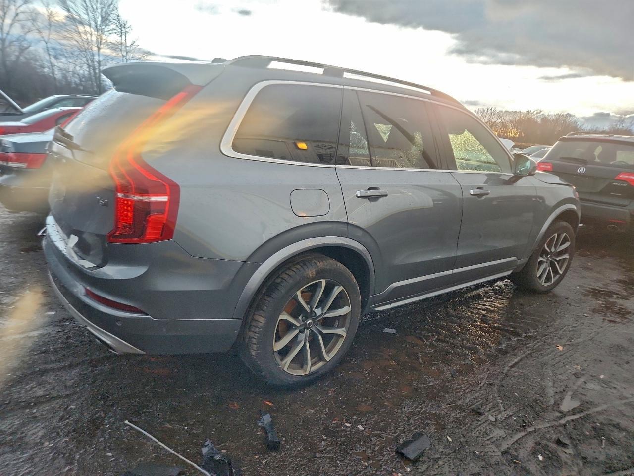 Volvo XC90 - zdjęcie 3