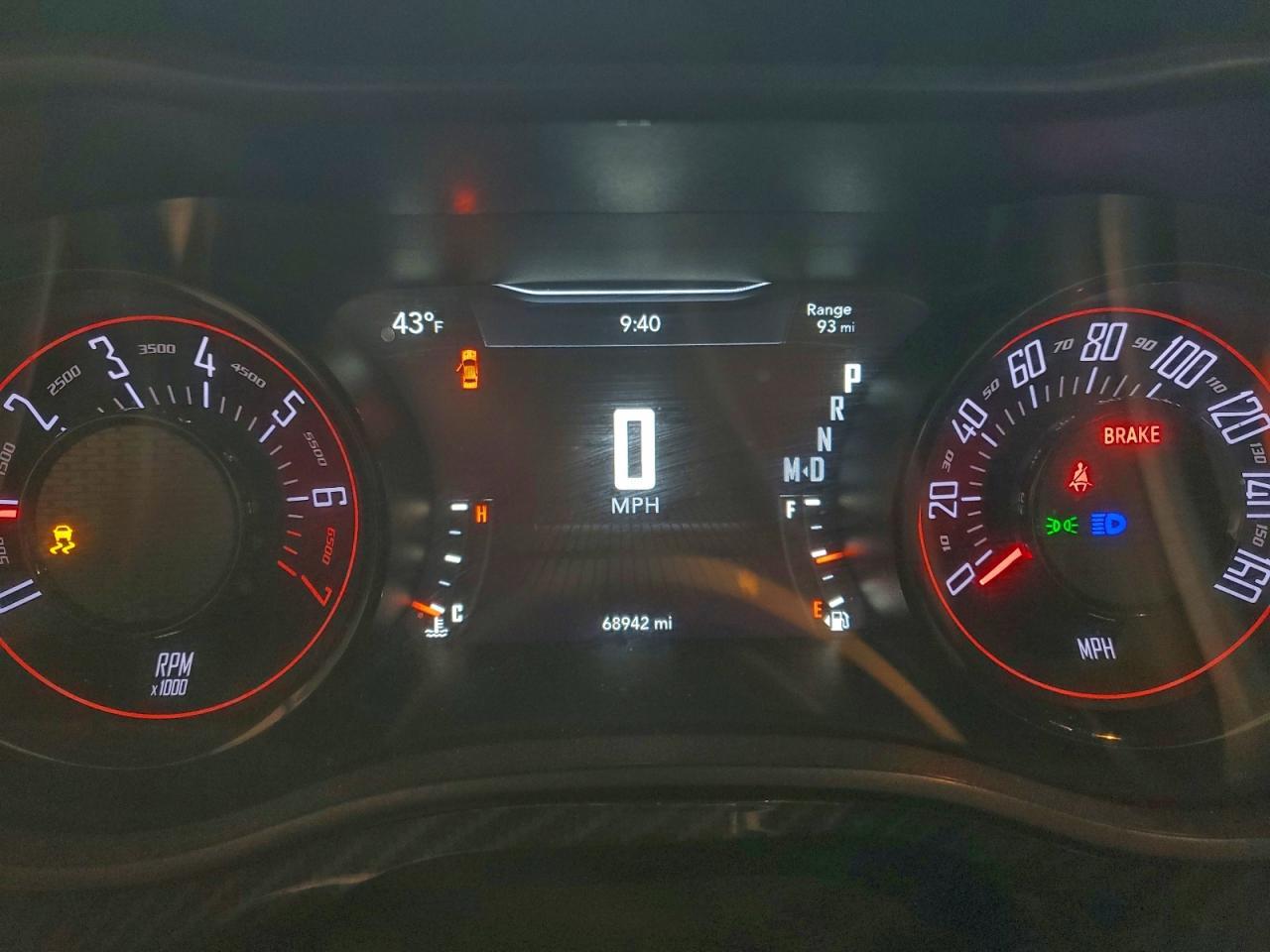 2019 Dodge Challenger - zdjęcie 9