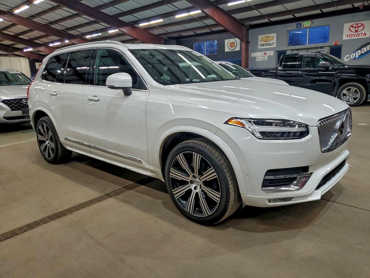 2022 Volvo XC90 - zdjęcie 4